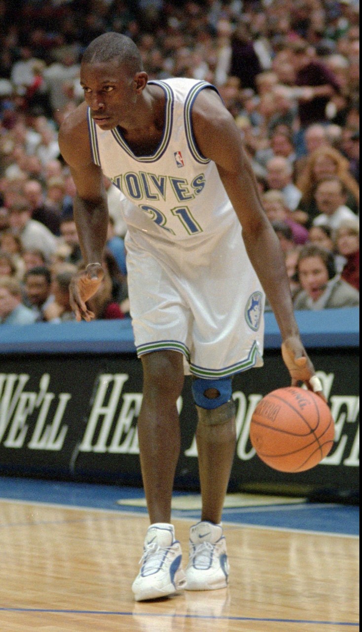 KG:你以为我喜欢狼队老板那个XX?我们来NBA就是工作&拿钱回家
